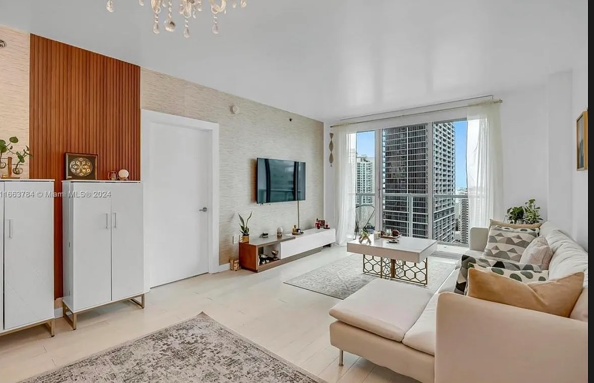 Building Photo - 500 Brickell Ave #2909
