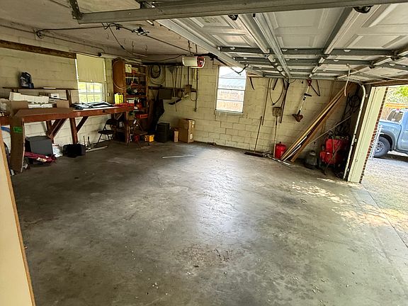 5th image of 2206 Bashford Manor Ln