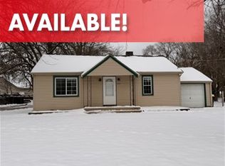 604 Wayne Dr, Machesney Park, IL 61115