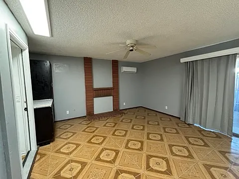 Studio, 570 sqft, $1,300 — Photo 1