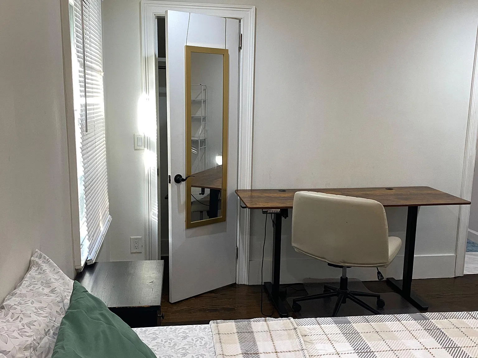 4 bed, 6.0 bath, 3000 sqft, $1,455 — Photo 3