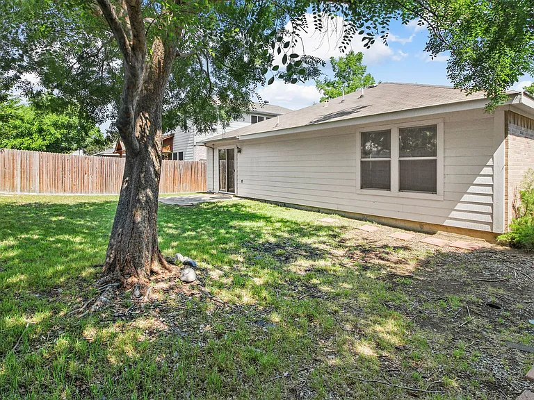 2817 Briargrove Ln — Photo 13