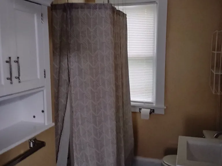 429 Manor St #4 — Photo 9
