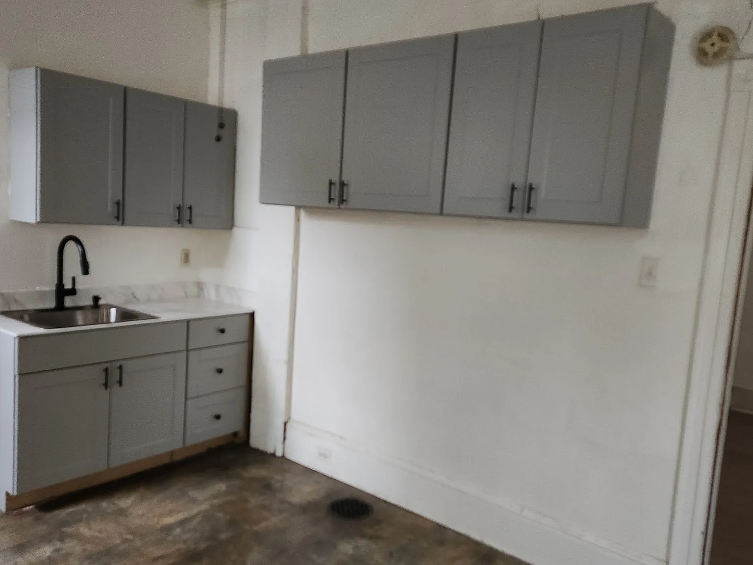 1 bed, 800 sqft, $1,595 — Photo 2