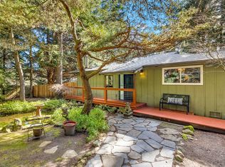 8091 NE Bucklin Hill Rd, Bainbridge Island, WA 98110