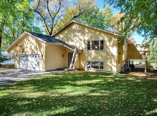 10220 Tarn Cir, Eden Prairie, MN 55347