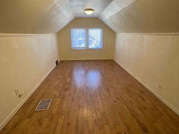 4th image of 3947 Bryant Ave N