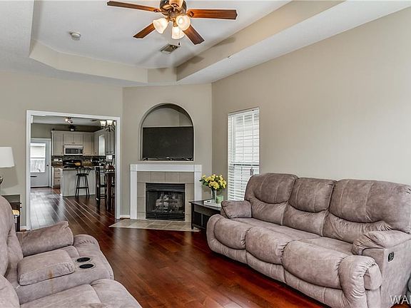 4th image of 9808 Moonlight Dr