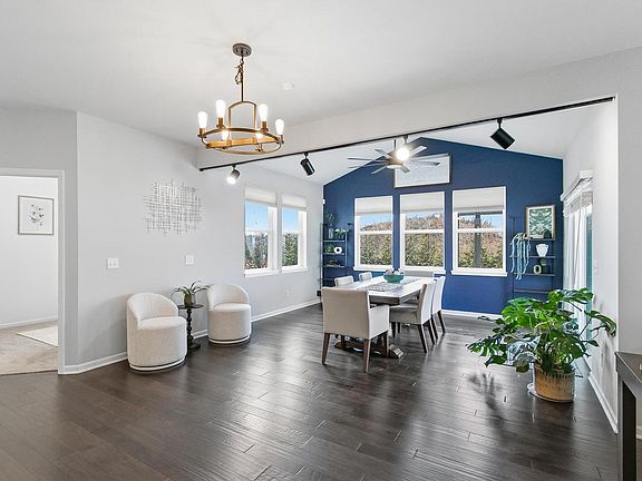 4th image of 941 Lavender Way