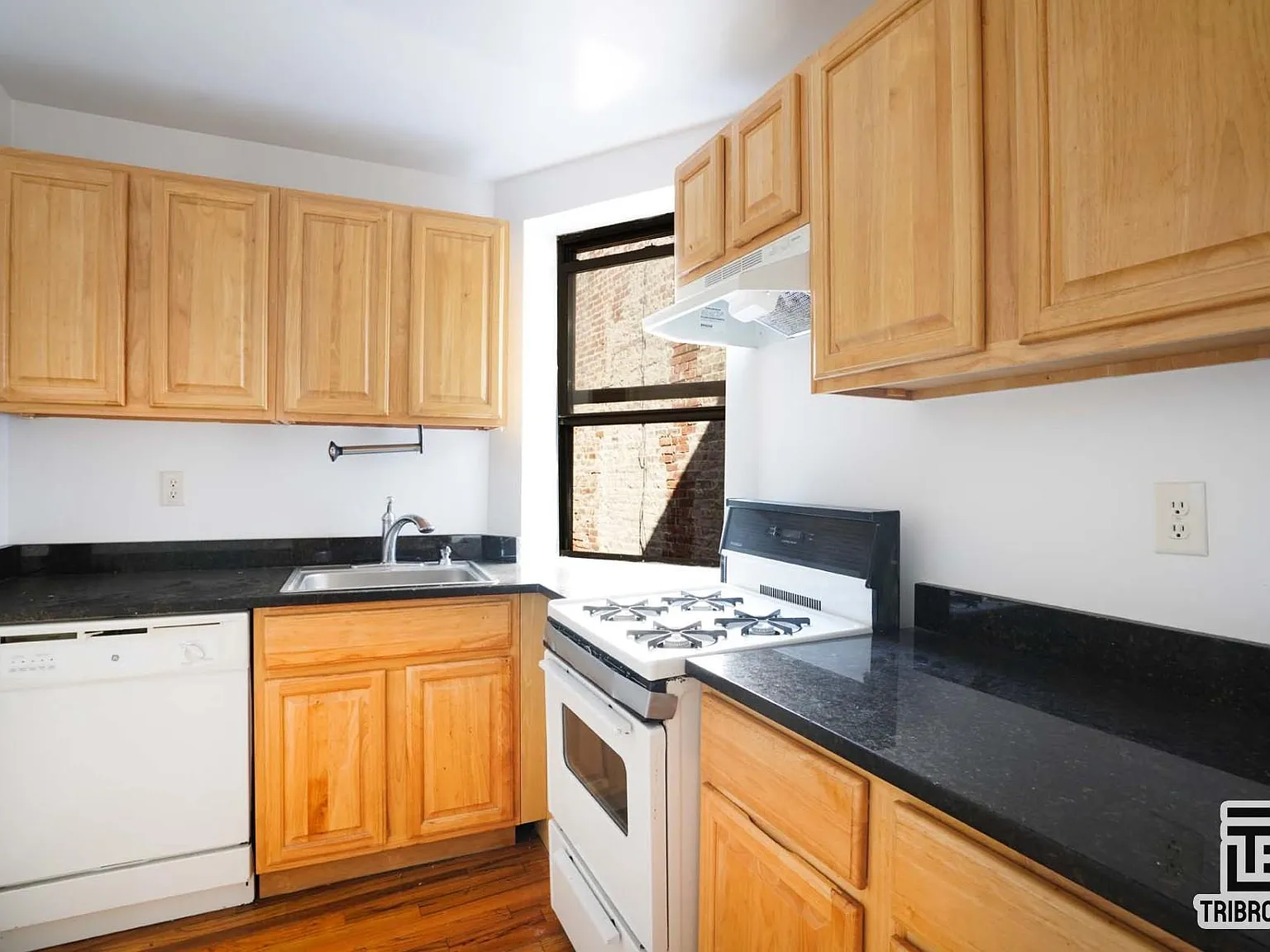 406 West 48th Street — Photo 2