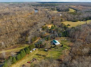 1208 Manteo Rd, Buckingham, VA 23921