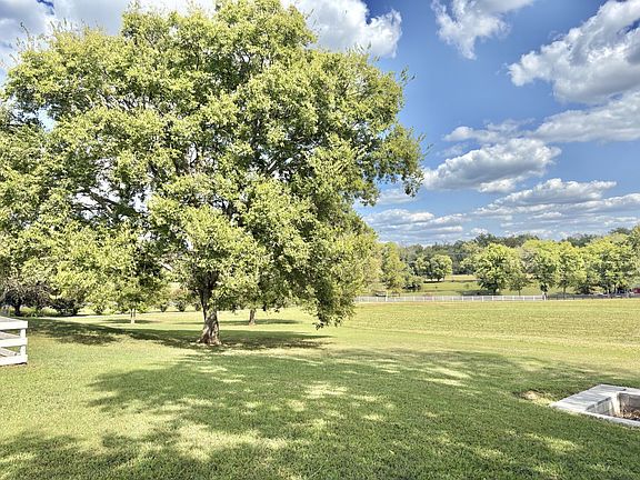 4th image of 4235 Little Pond Ln
