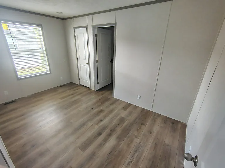 Linden Place — Photo 7