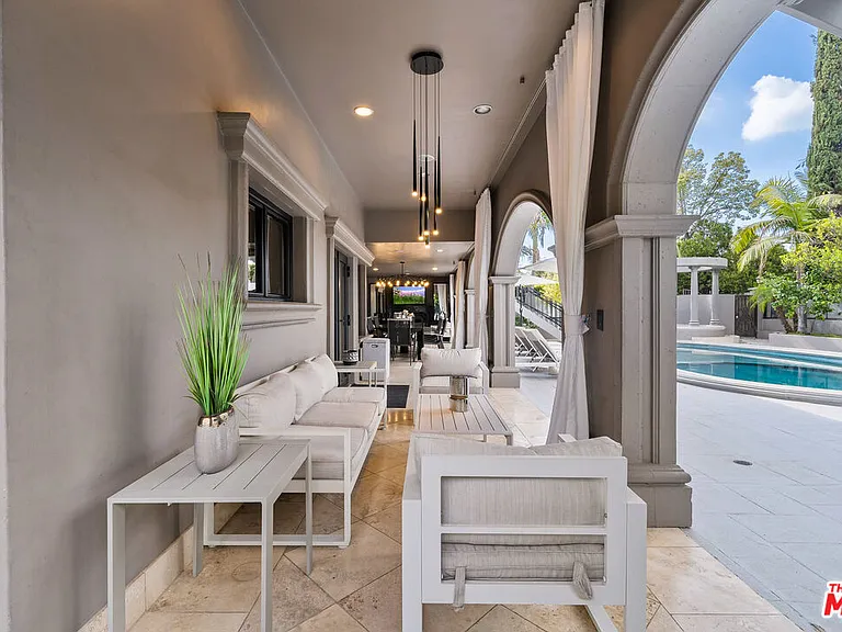 2463 Achilles Dr — Photo 31