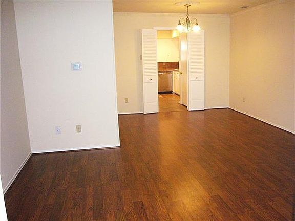 4th image of 11037 Joymeadow Dr