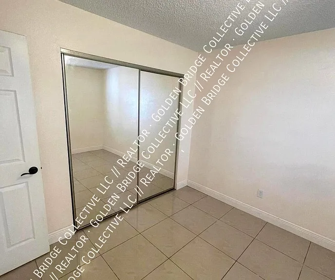 1401 SE Appamattox Ter — Photo 8