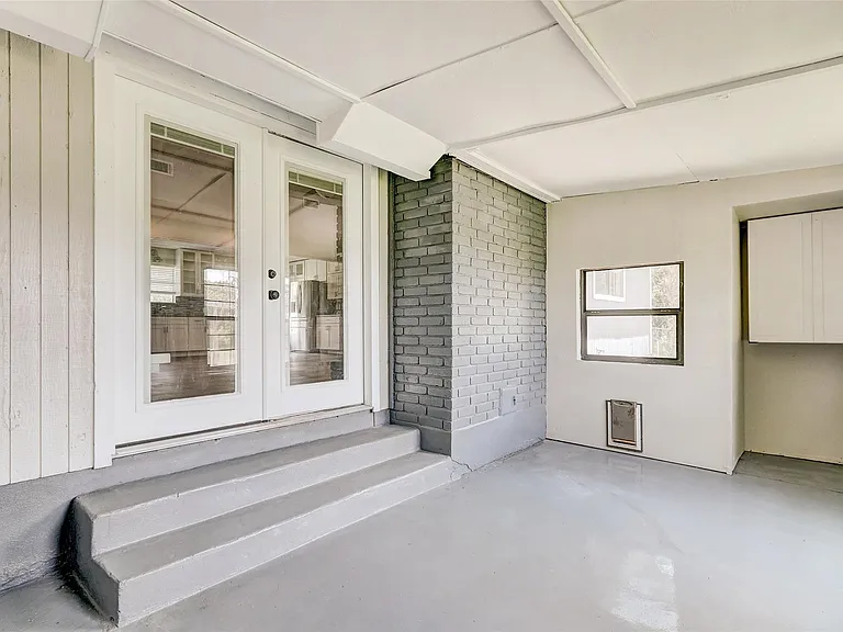 820 Stadium Dr — Photo 24