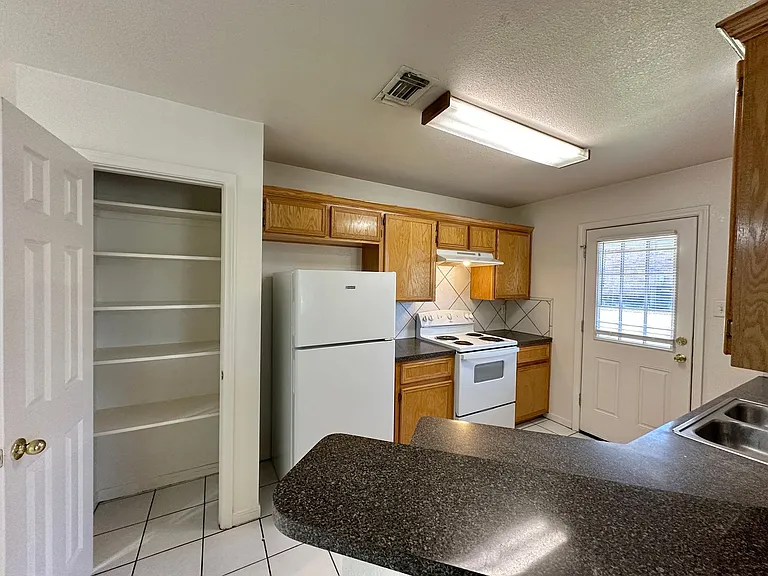 3105 Dannen Court — Photo 7