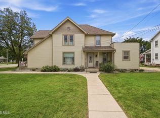112 S Elm St, Woodville, OH 43469