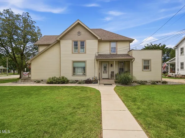 112 S Elm St, Woodville, OH 43469