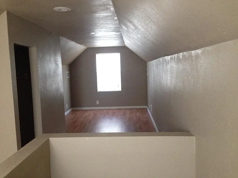 27220 Lawnwood St — Photo 13
