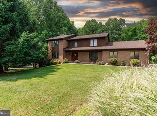 8 S Lake Way, Reisterstown, MD 21136