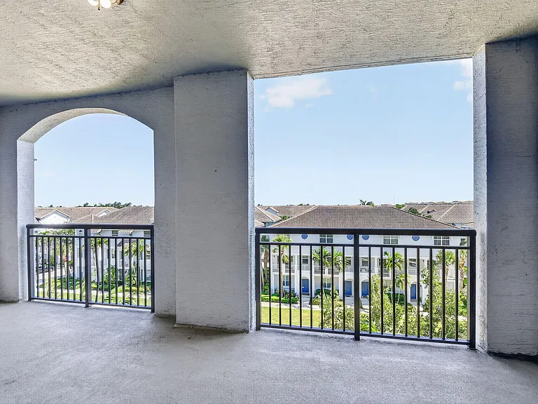 1660 Renaissance Commons Blvd #2517 — Photo 35