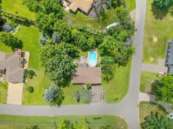 7515 209th St N, Forest Lake, MN 55025
