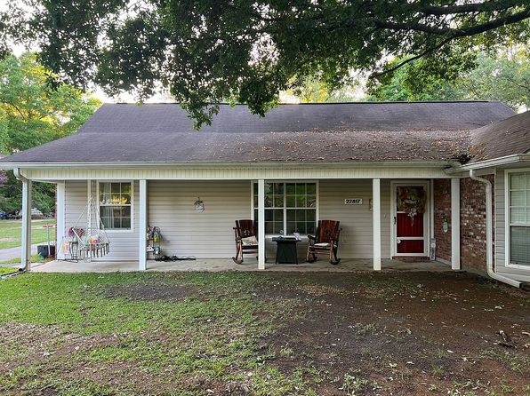 22817 Alamosa Dr