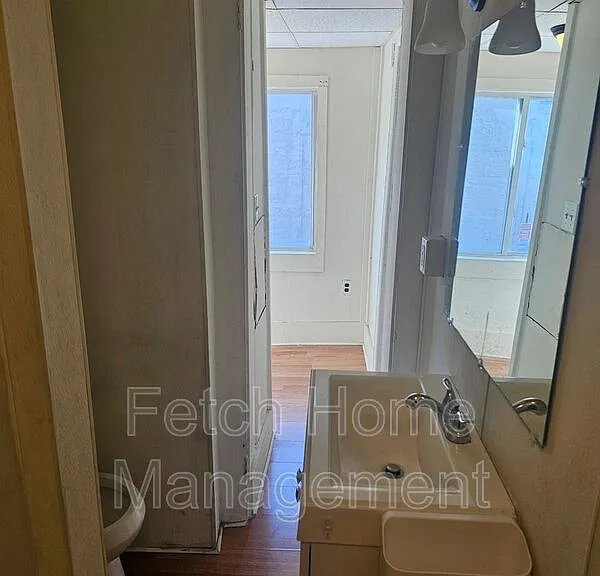 49-51 W Market St #1R — Photo 10