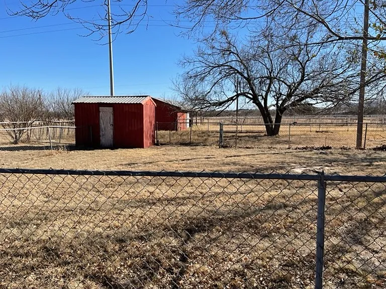 1045 Clark Rd — Photo 8