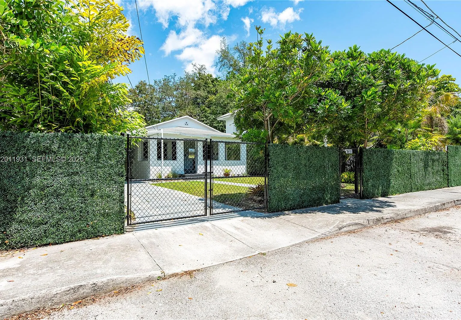 Frow Homestead — Photo 1