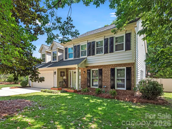 12401 Bentcreek Ln, Matthews, NC 28105