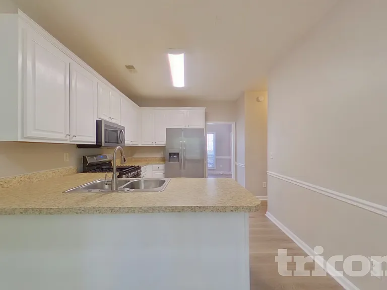 12264 Crestwood Ct — Photo 5