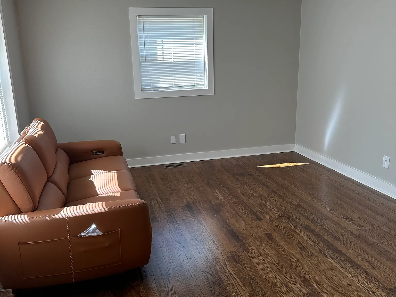 1 bed, 1050 sqft, $1,200 — Photo 4