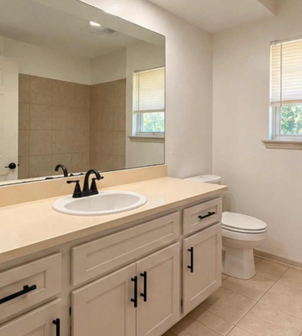 2313 E Oak Ave — Photo 4