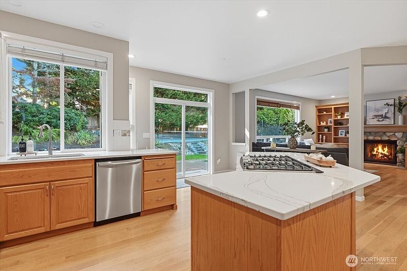 5th image of 5300 NE 23rd Court