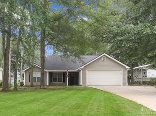 142 Elk Grove Dr, Auburn, GA