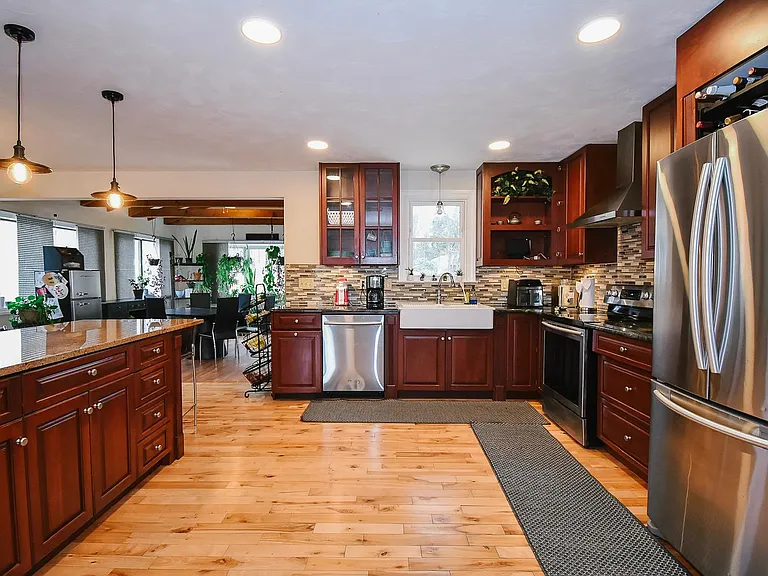 15 Inwood Dr — Photo 5