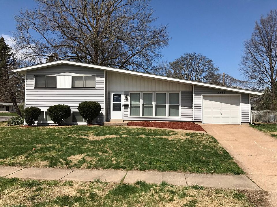 1st image of 2265 Martin Dr