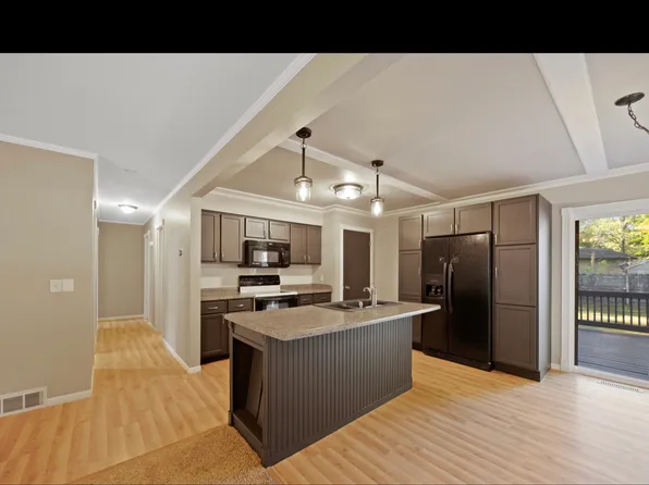 642 Northgate Dr, Winsted, MN 55395