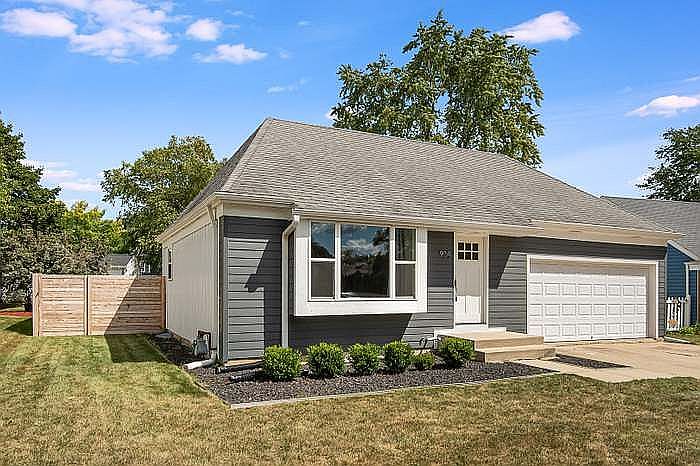 1st image of 934 Churchill Dr