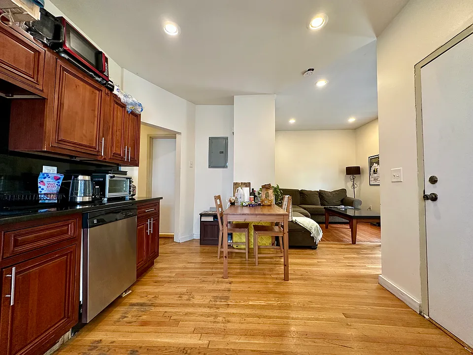 2 Torpie St #1