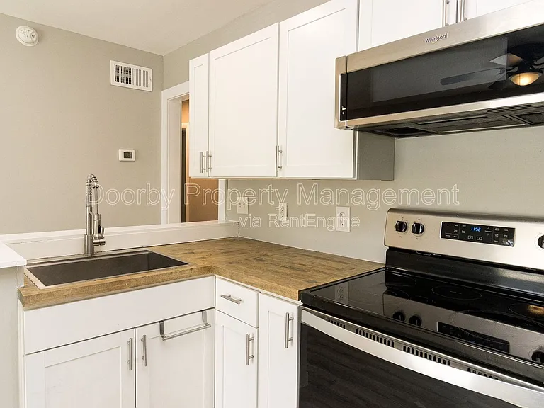 903 Forest Dale Ln #A — Photo 2