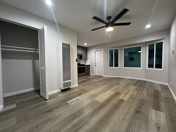 2nd image of 00-1007 E Ocean Blvd #6