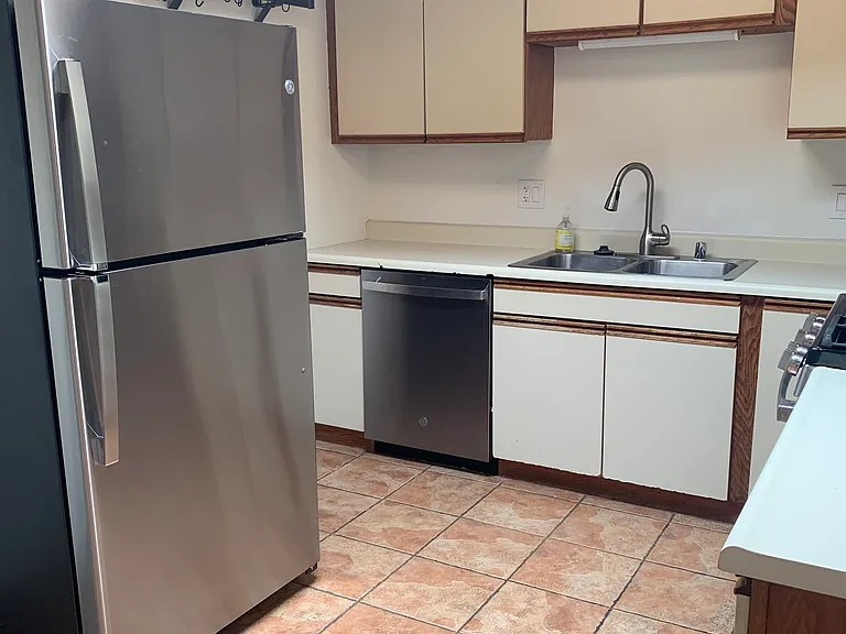 2542 Crescent Ave — Photo 17