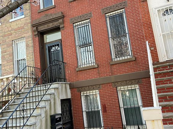 2nd image of 420 E 144th St