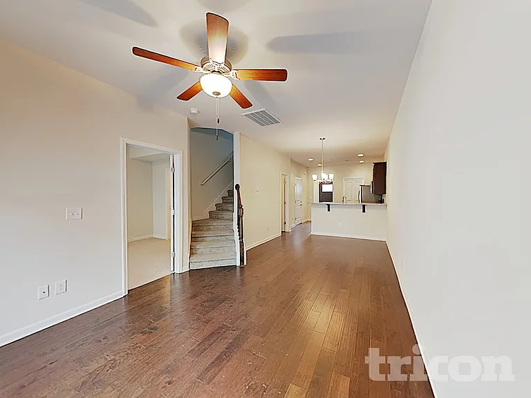 302 Woodfern Ct — Photo 3