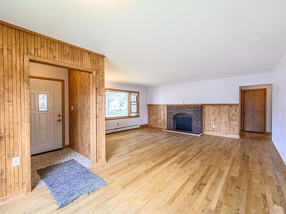 3rd image of 716 5th St S