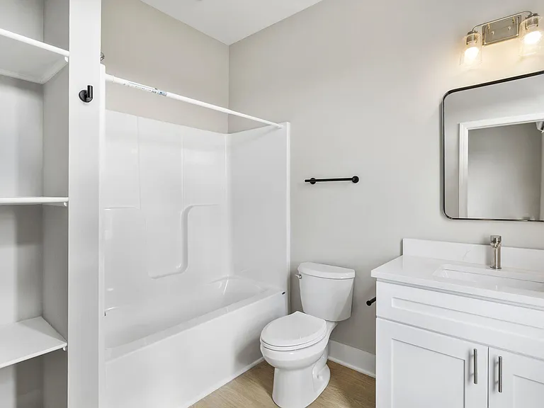 2028 Arbutus Ave — Photo 11